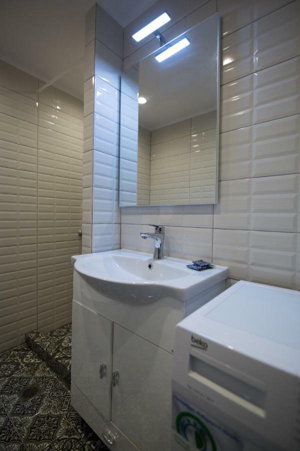 White Lux Apartment For 2 Vipgreece 아테네 외부 사진