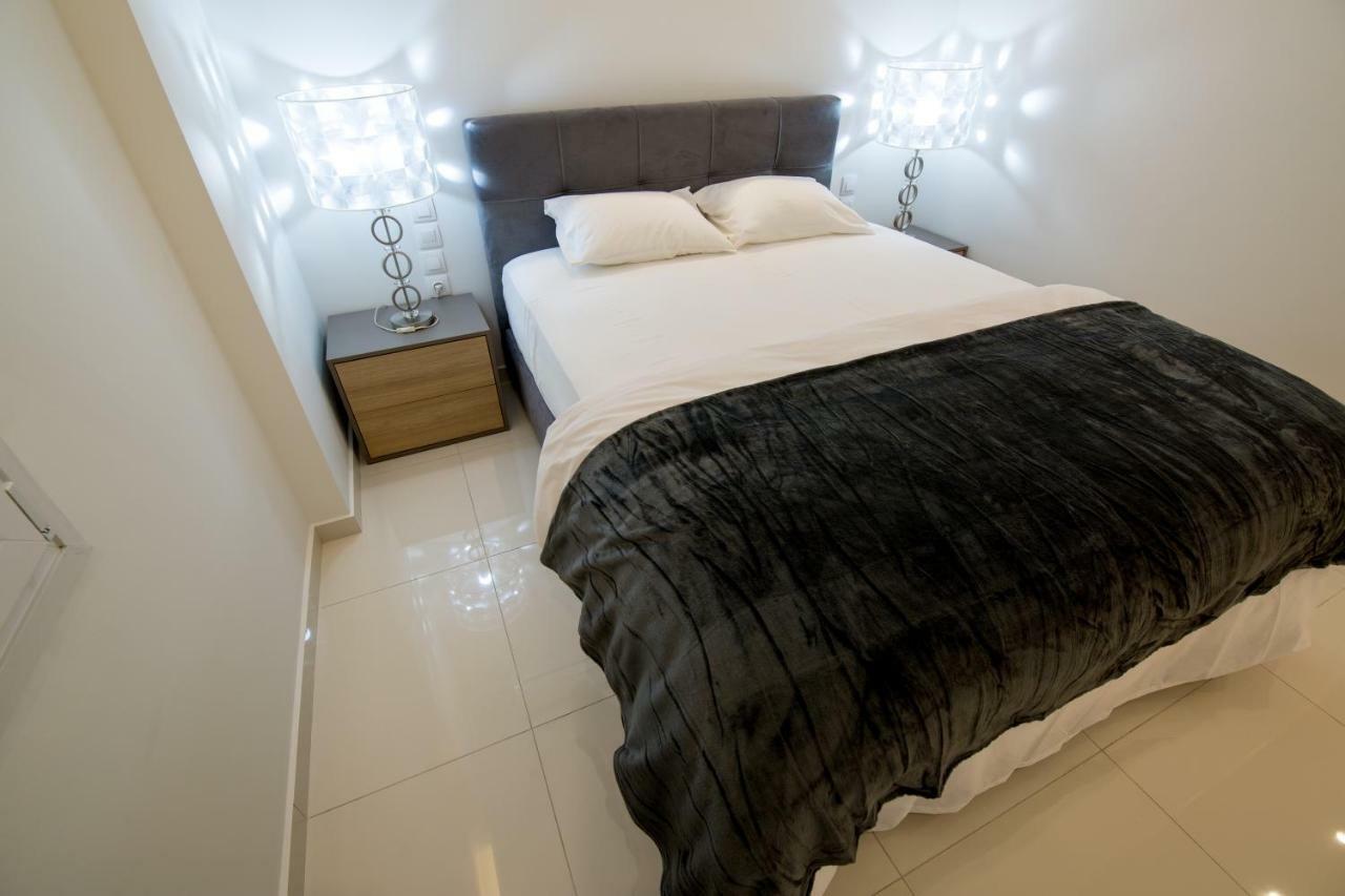 White Lux Apartment For 2 Vipgreece 아테네 외부 사진